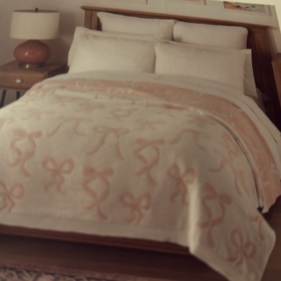 Cupcakes and cashmere pink ribbon/bow, king size reversible, knit blanke - Picture 11 of 11